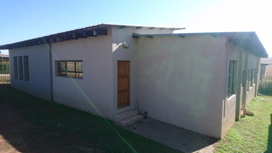 To Let 3 Bedroom Property for Rent in Hillside Free State